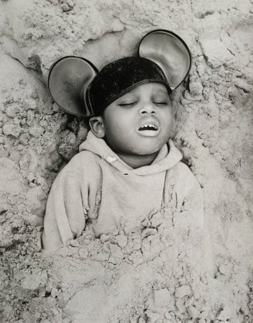 rufrudi:  jedavu:  THE DARK SIDE OF DREAMS  In the late 1960’s, photographer Arthur Tress began a series of photographs that were inspired by the dreams of children. Tress had each child he approached tell him about a prominent dream of theirs which