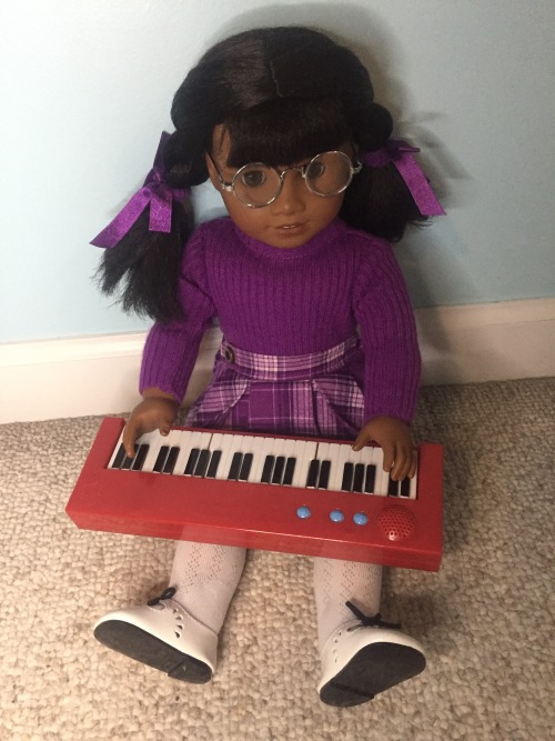 genievillain26:Happy Birthday to Melody Ellison. This year, Melody got an electric keyboard for her 