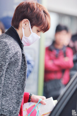 littleb2st:  Credits: Close Up www.closeupys.kr ※ PLEASE TAKE OUT WITH PROPER CREDITS. PLEASE DO NOT EDIT/ALTER IMAGES; LEAVE LOGO INTACT.  [131124] Yoseob @ Airport 