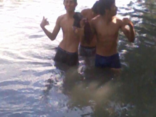 Arturo y sus amigos en la sequia.