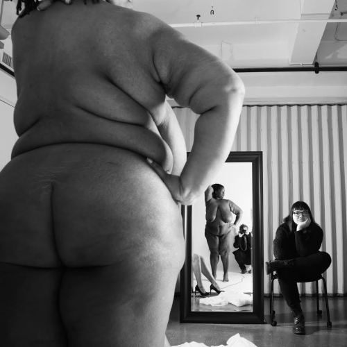 theartofobesity:NYU art students recreate a classic Helmut Newton photo shoot … www.dailysce