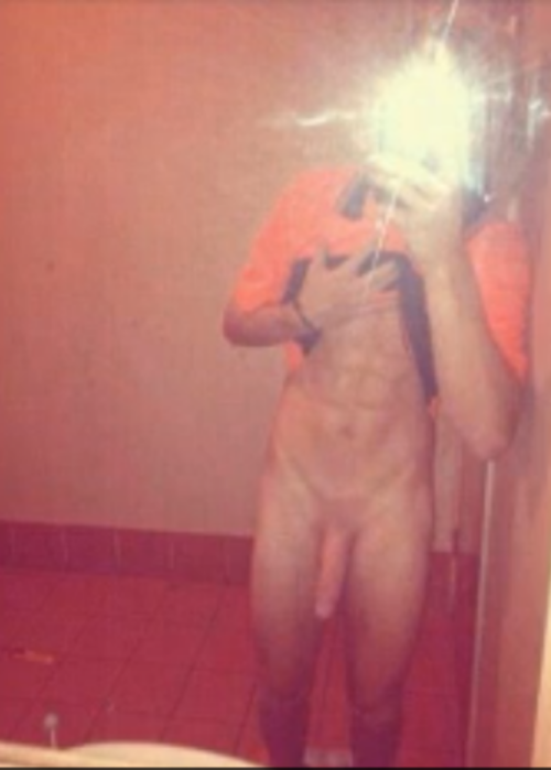 nakedguyselfiesau:  For more boys so hot adult photos