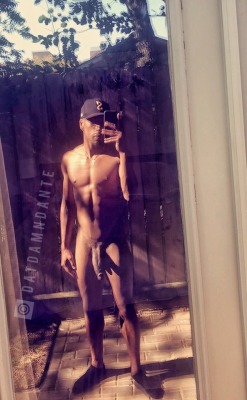 datdamndante:  Mirror, mirror on the wall…. 🥶Ig: datdamndante 🔥🔥  😳