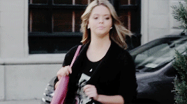 takeanempanada: Anon asked:↳ Alison DiLaurentis in S05E14 - Through a Glass, Darkly 