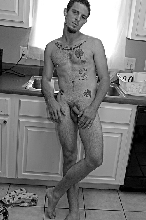 abeautifulindiscretion:Kitchen Patroling