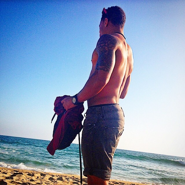 hoodsworld:  Roosevelt Davis top pic w/ Blake Griffin   Hoodsworld claims no ownership