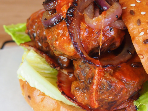 the-burger-dude:  italian rustic meatball burger with bacon, grilled spanish onion and mozzarella cheese. 
