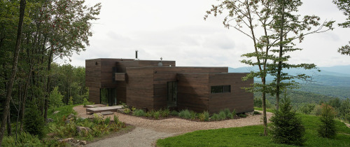 goodwoodwould:Good wood - another lovely abode in Canada, this time from local architect Atelie