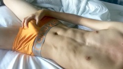 twinktommy:I love my orange calvins! They