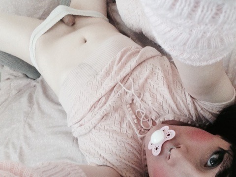 void-baby:  ¥_¥Hey Lolita Hey ¥_¥