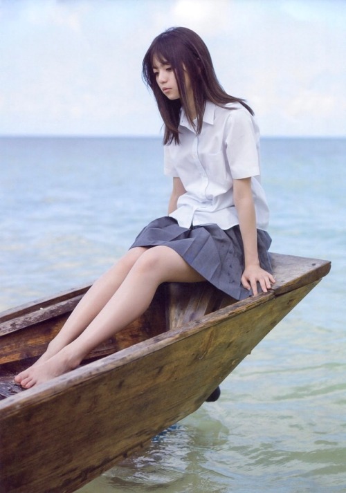 sakagumi46: 乃木坂46 齋藤飛鳥 / 1st 写真集『潮騒』edit 夏音(caon) ❹(トリミング・補正など) reblogged with tintum.