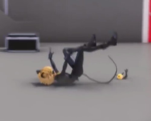 awkwardmiraculousphotos:  mmm qu'est-ce que tu dis