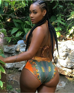 jazziedadd:  Sexy&Gorgeous Ms Lira_Galore