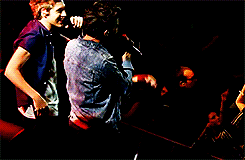 kryptoniall-deactivated20150613:  In which Niall doesn’t want to let go of Louis