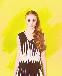 mattniskanenseyebrows: Sophie Turner     