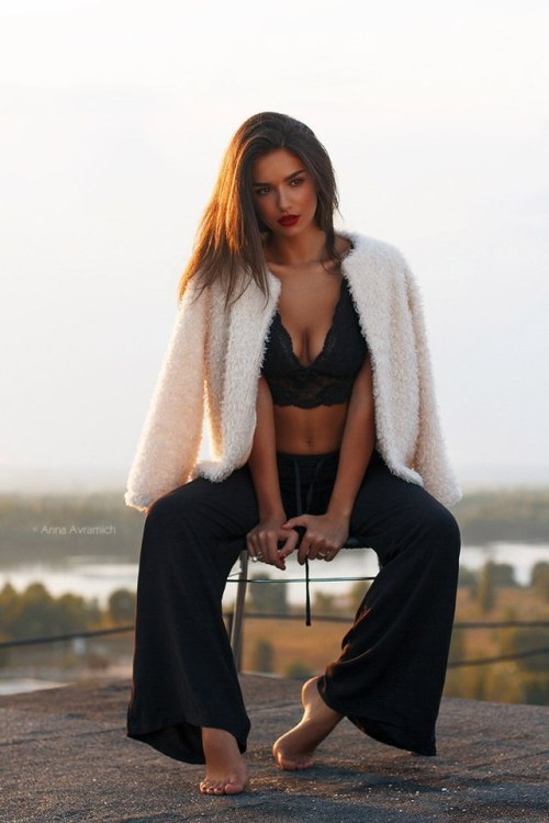 https://amazinggirlsphotos.tumblr.com/post/161440844388
