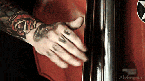 verowalls:  Google Image Result for http://25.media.tumblr.com/tumblr_lvi2d61OP31qbxi45o1_500.gif