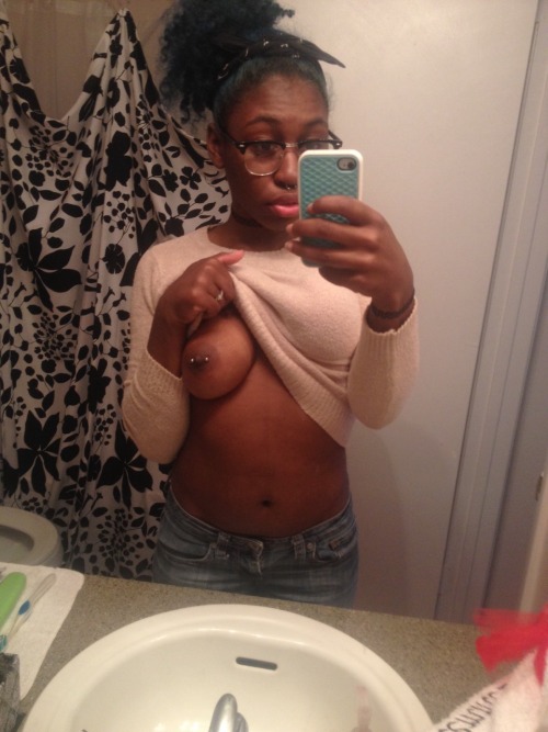 Porn Pics ebonywankbank:  teenvgedre3am:At my moms