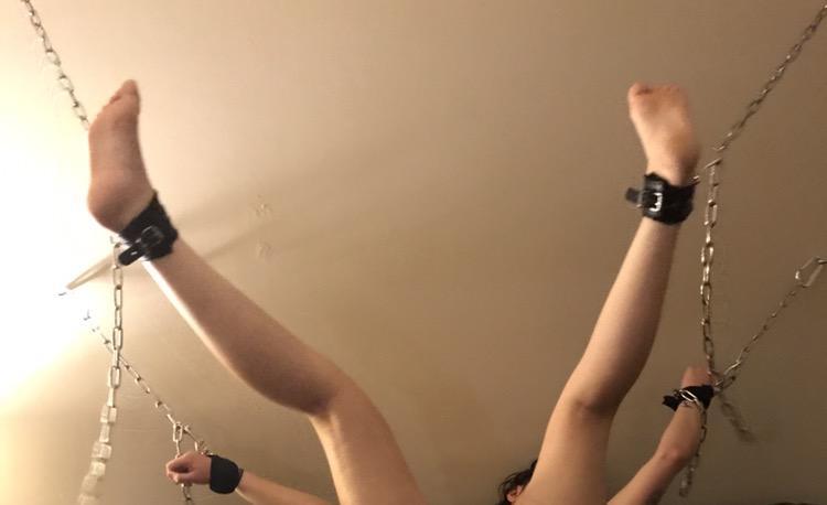 princesslittlesub: princesslittlesub:  Daddy says I squirm too much so he chained
