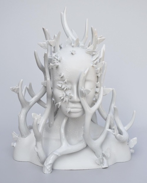 crossconnectmag:Porcelain Sculptures by Juliette ClovisFrench multidisciplinary artist Juliette Clov