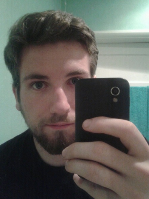beardsftw:  nothings-great-anymore:  BaThR00m s3lFie xOxo  [[ Follow BeardsFTW! ]]