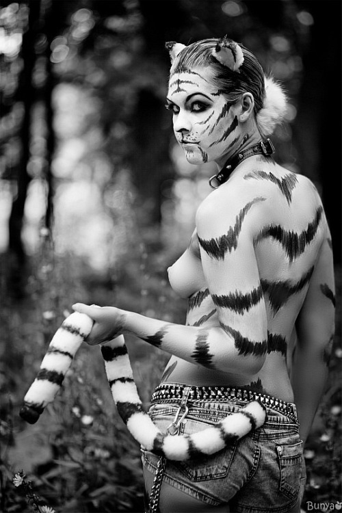 yourpetmeowmeow:  bastmiriam:  The White tigress (tigergirl) Idea and bodyart: Bast Miriam (bastmiriam.com) Photo: Svetlana Bunya [link] Model: Yana Tolmacheva [link] Идея, мейк, боди-арт - Bast Miriam (bastmiriam.com) Фото, обработка