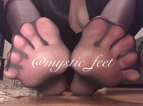 prostock27:  @mystic_feet 💯👣🍒😘😍😘🍒