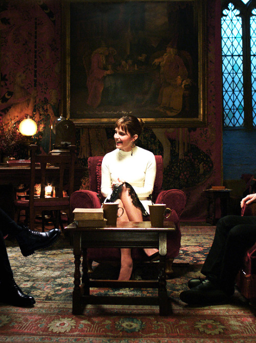 emmaduerrewatson:DANIEL RADCLIFFE, EMMA WATSON AND RUPERT GRINTOn the set of Return to Hogwarts for 