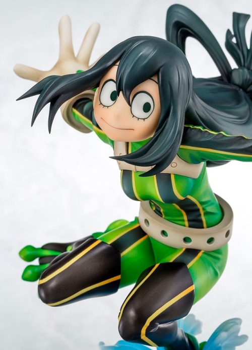 neronovasart: hobbylinkjapan:  Bellfine brings us the very first scale figure of Tsuyu Asui from “My Hero Academia,” with optional parts to display her in one of two ways!  1/8 Tsuyu Asui Hero Suit Ver. PVC by Bellfine   I NEED!!! DX>