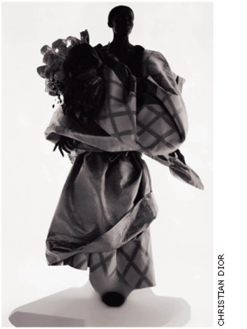 femmequeens:  Oluchi Patricia Onweagba-Orlandi photographed by Nick Knight, W magazine April 2003