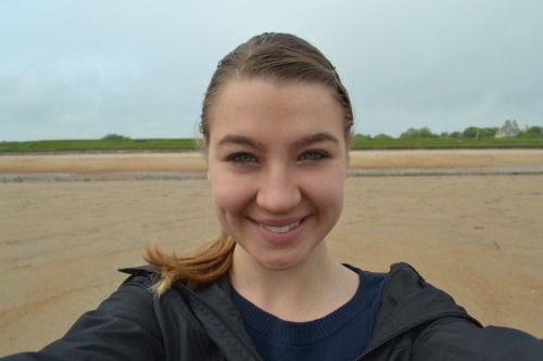 We soon headed to the beach behind the ruins, to be delightfully surprised by the Scottish warmth ma