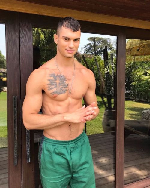 dannyboi2: Cutie Brandon Good dannyboi2.tumblr.com/links