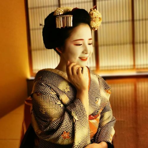 umeno-okiya:Lovely Maiko Umehina in February 2020(SOURCE)