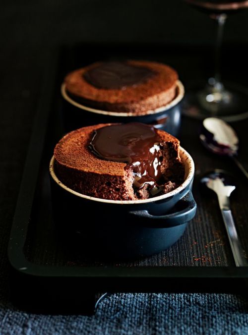 delicious-designs:chocolate soufflés with chocolate sauce