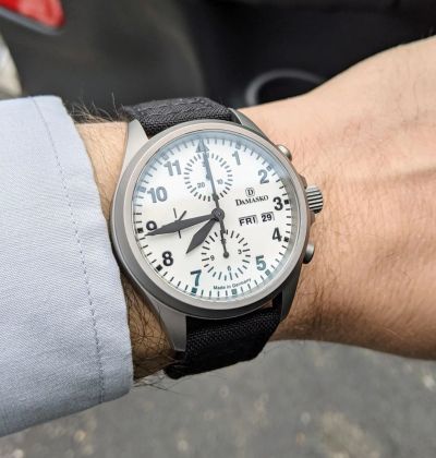 Instagram Repost


darth_radb_nc

Happy Full Lume Flieger Friday Everyone! The Damasko DC57 Chronograph Watch gets the Wrist today! 😍✈⌚☁🖤🤍

#damaskodc57
#damasko
#damaskowatches
#damasko_uhrenmanufaktur [ #damasko #monsoonalgear #chronograph #toolwatch #watch ]
