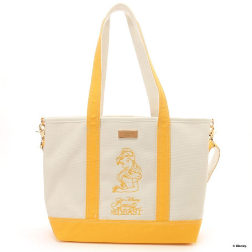 Designer Disney Princess tote bags, by Samantha Thavasa. Price: ￥19,224AuroraCinderellaBelleSno