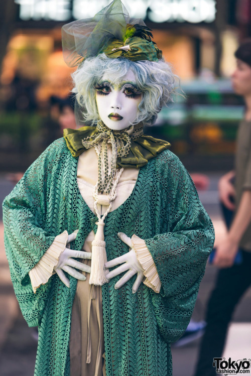 Japanese shironuri artist Minori on the street in Harajuku wearing vintage and handmade fashion alon