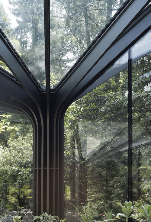 88floors:  Greenhouse Botanical Garden Grueningen by idA 