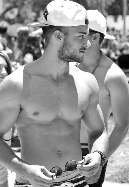 nicenakedguys:  muscleorlando:  nicenakedguys.newtumbl.comnicenakedguys.tumblr.com 