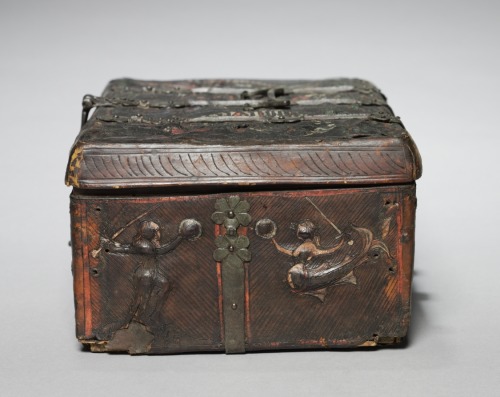 theancientwayoflife:~Leather Casket with Scenes of Courtly Love.Date: ca. 1350-1400Place of origin: 
