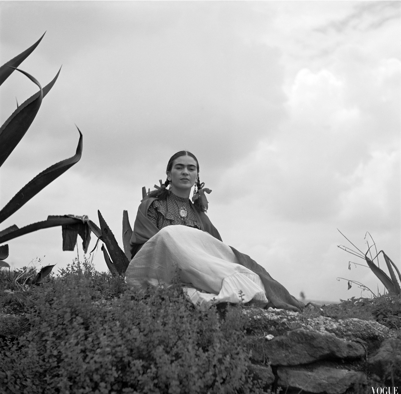 mudwerks:  Frida Kahlo seated next to an agave plant  Vogue 1937 - Toni Frissell