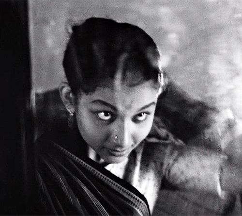 dailyworldcinema:Sharmila Tagore in The World of Apu (1959) dir. Satyajit Ray