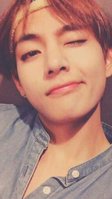 bangtan-wallpaper:  Taehyung selfie Wallpapers