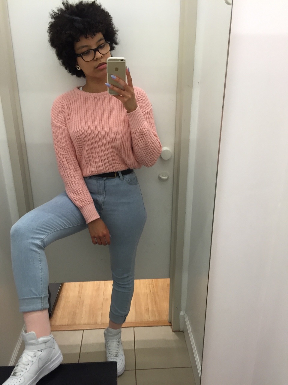 nirv-asana:  pink punk.   they/them pronouns thnx.