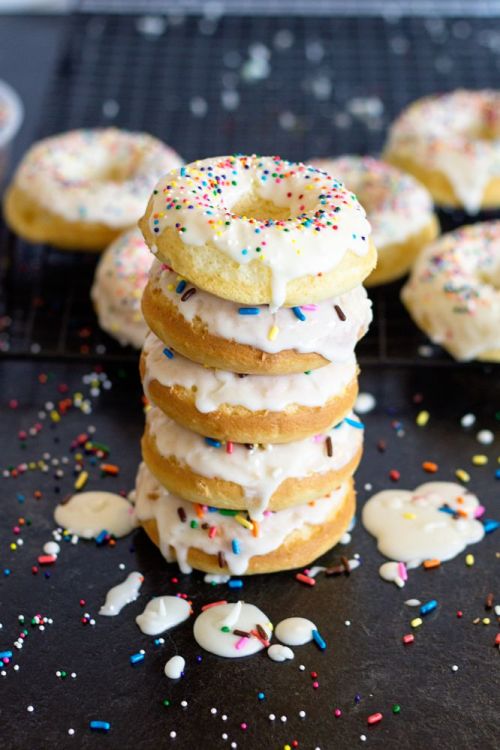 XXX foodiebliss:  Cake Mix DonutsSource: Jennifer photo