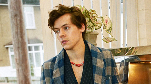 hampsteadharry:Harry for Gucci Tailoring