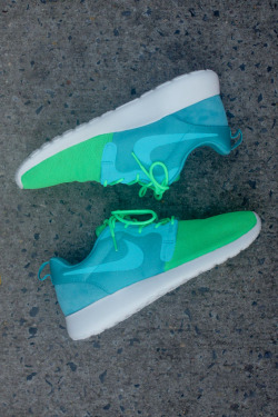 shoe-pornn:  Nike Roshe Run-Vent Pack.