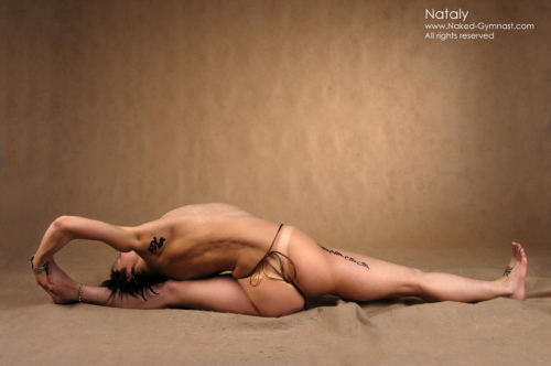 nude-vertical-splits: Inna Vidgof