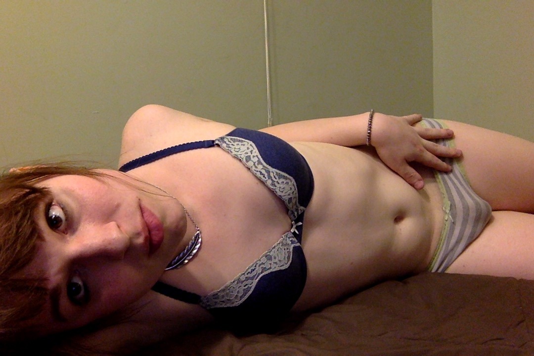 small-gay-witch:  Felt like taking some dirty pics the other night~ 