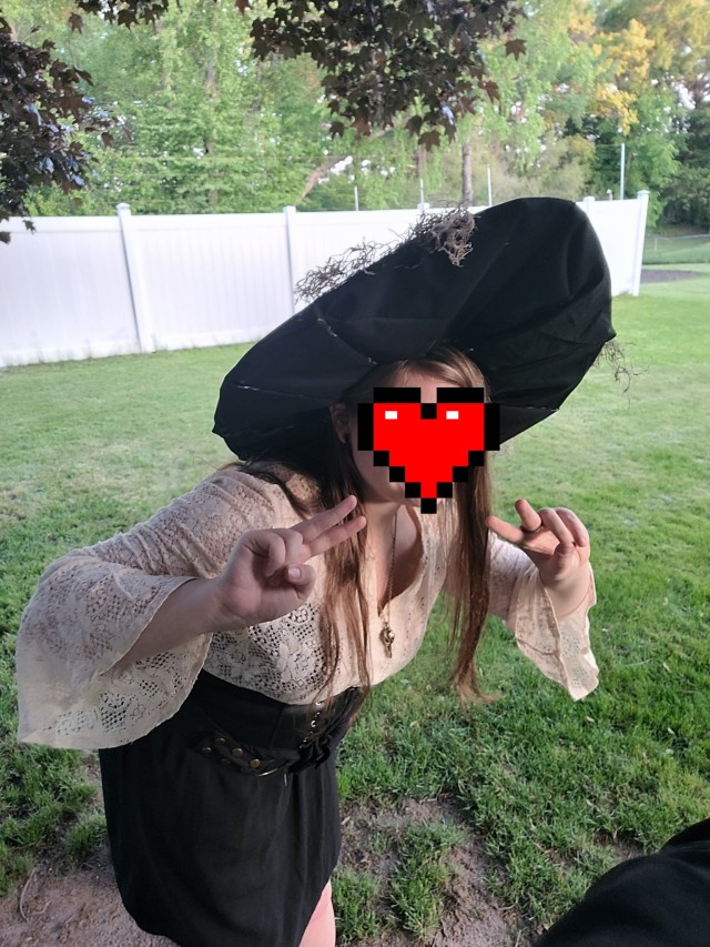 Hell yeah, Ren Faire time, baybee!!
Got my hair highlighted *and* speedran the creation of a witch's hat  the power 